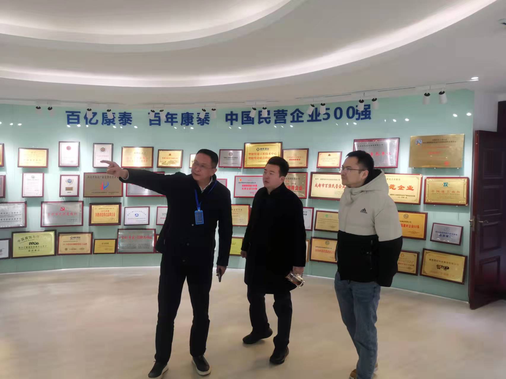 1640565439889244OOMb.jpg 1640565439889244OOMb.jpg